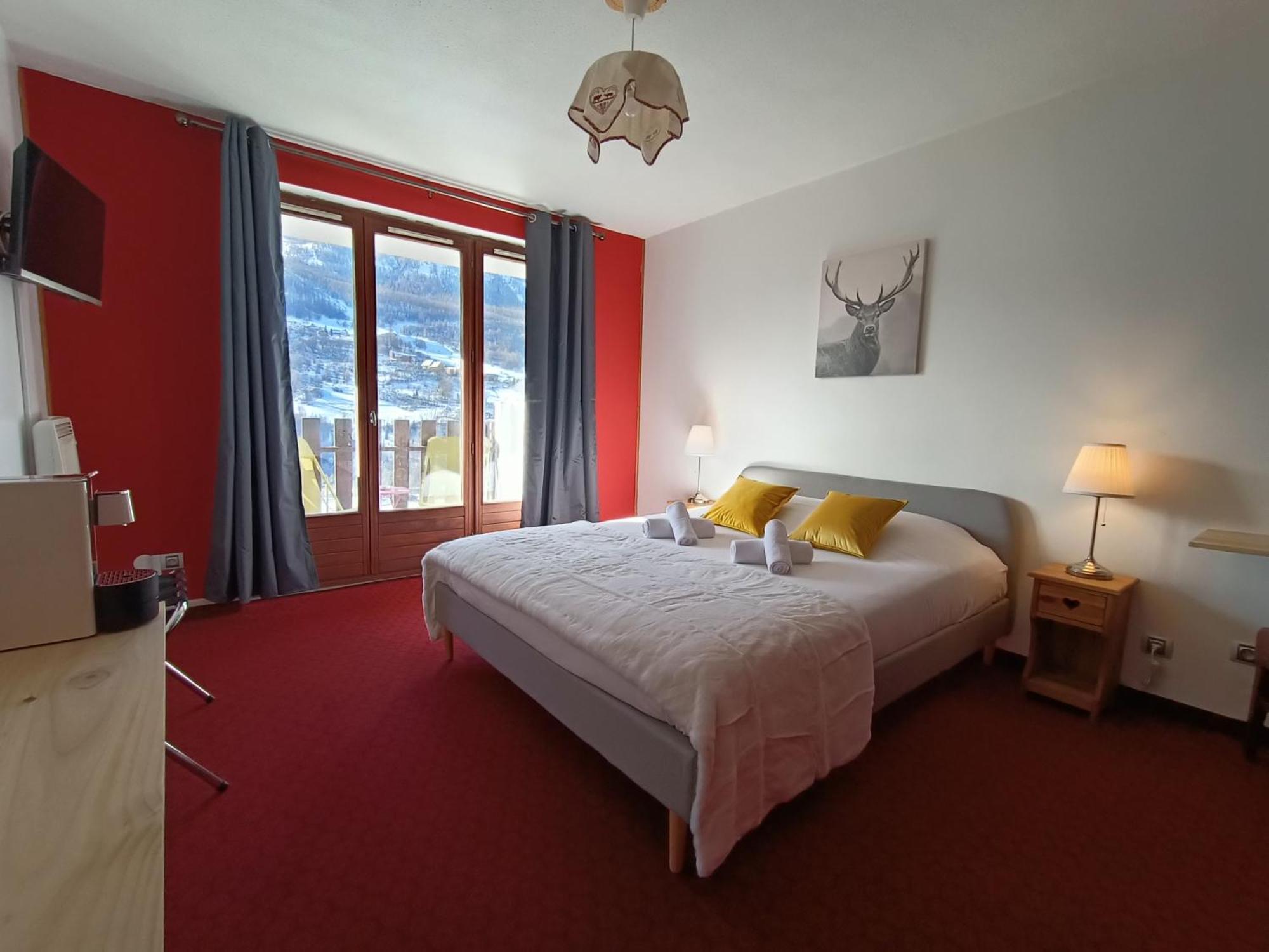 Hotel Plein Soleil Allos Eksteriør billede