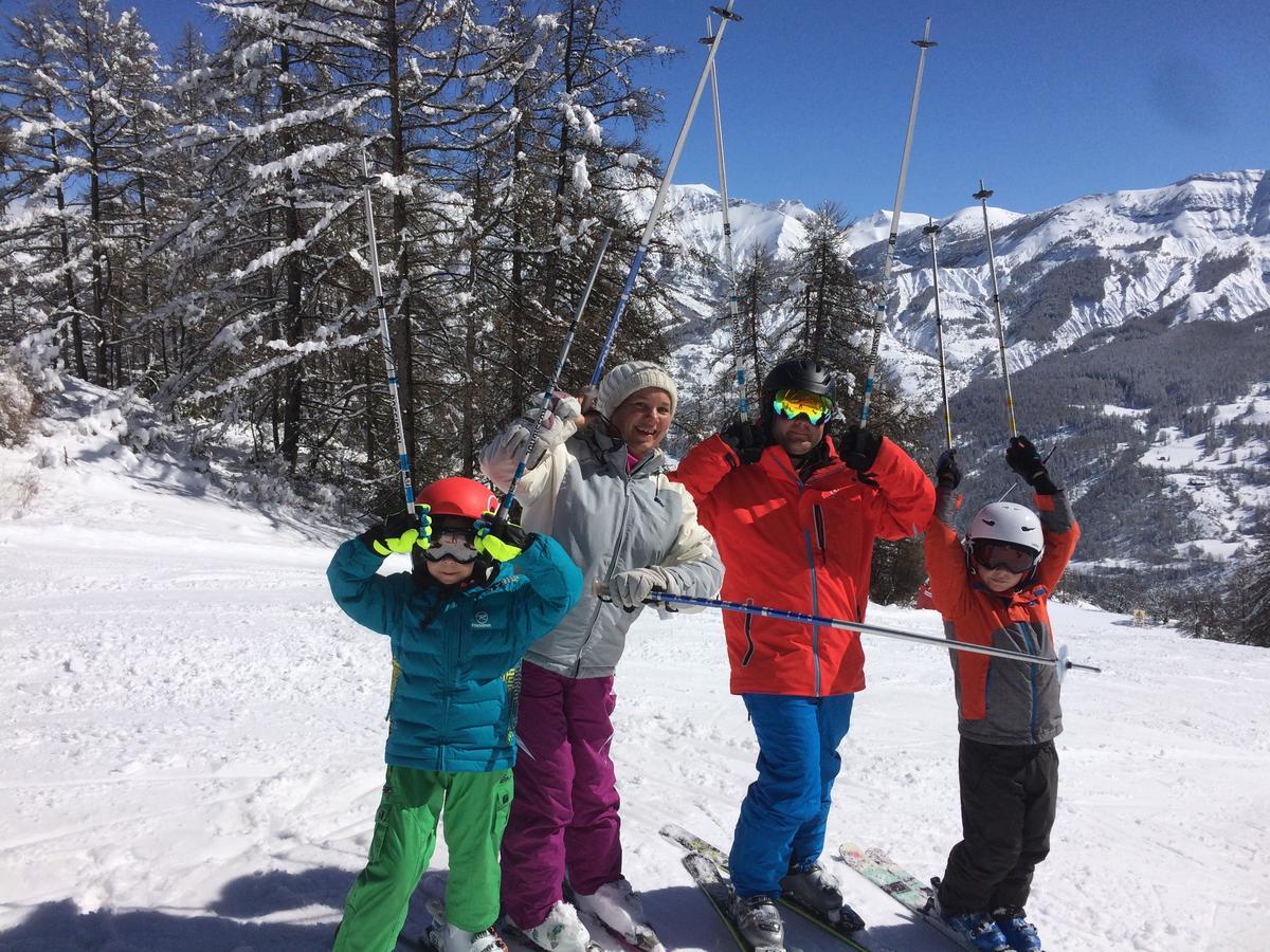 Hotel Plein Soleil Allos Eksteriør billede
